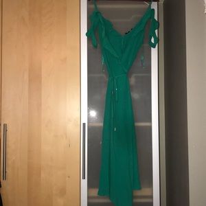 NWT Cold Shoulder Ruffle Dress